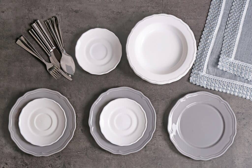 White and grey dinner set